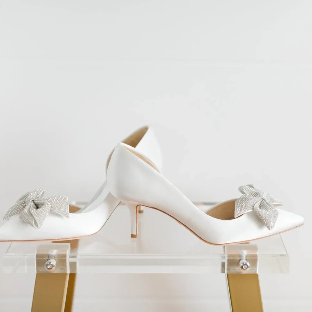 Badgley Mischka Meilani White Satin 7 Women's Classic Bridal Heels Bow Kitten - Picture 11 of 15